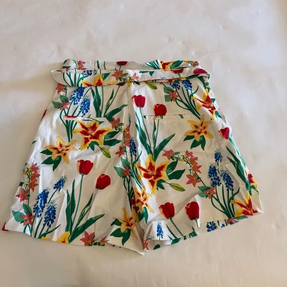 White Vinrant Floral Print Multicolor Women's Shorts - Picture 3 of 4